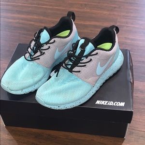 Custom Nike Roshes